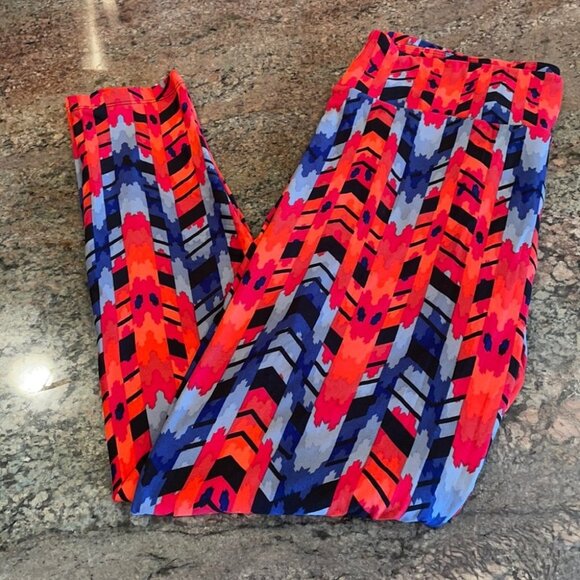 TC NWOT LuLaRoe Leggings A01 5056 - Picture 1 of 3